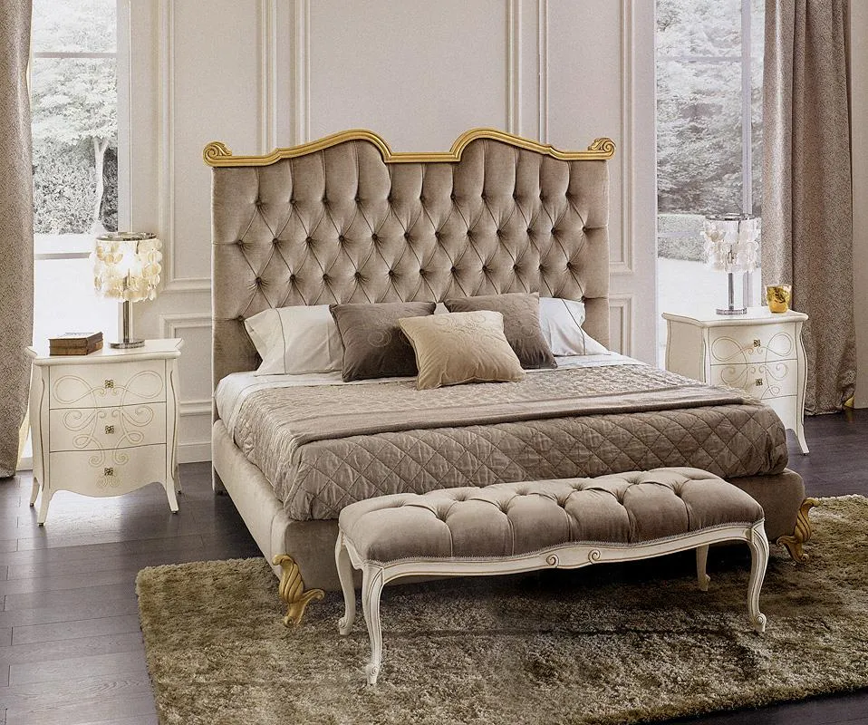 King size bed with chair from Seven Sedie